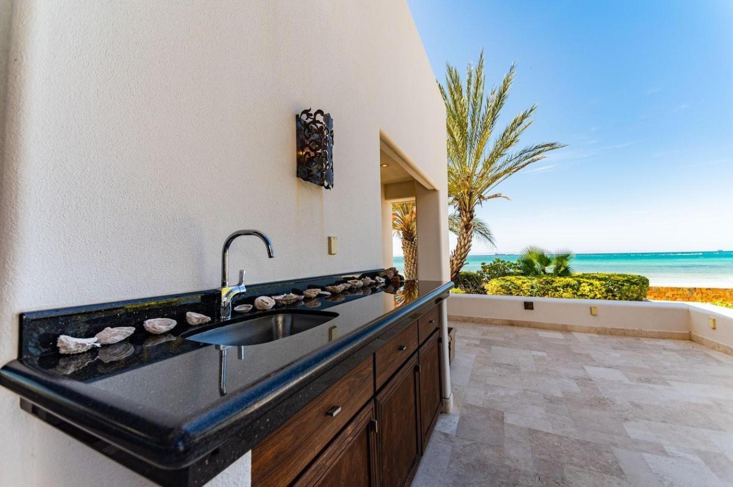 Playa de La Paz - luxury 2 bedroom condo ocean front Exterior foto